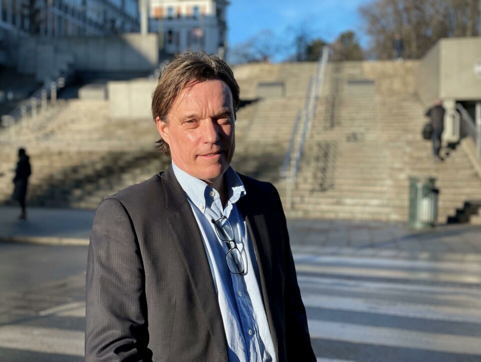 Kommunedirektør Bjørn Gudbjørgsrud i Sandefjord frykter at kommunene kan bli stittende alene med ansvaret hvis staten får lovhjemmel for å pålegge dem å drive asylmottak. Kommunedirektør Bjørn Gudbjørgsrud i Sandefjord frykter at kommunene kan bli stittende alene med ansvaret hvis staten får lovhjemmel for å pålegge dem å drive asylmottak.