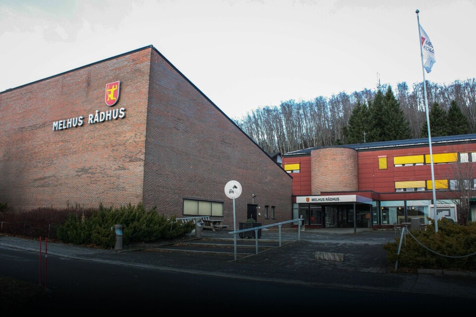 På grunn av bemanningskrisen i Melhus har ansatte fått inndratt ferie og fridager, og ordføreren og varaordføreren tar vakter i omsorgstjenestene. På grunn av bemanningskrisen i Melhus har ansatte fått inndratt ferie og fridager, og ordføreren og varaordføreren tar vakter i omsorgstjenestene.