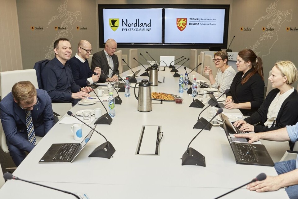 Forhandlingsmøte mellom Nordland og Troms. Fra venstre: Willfred Nordlund, Tomas Norvoll, Andreas Flåm, Stig Olsen, Gerd Kristiansen, Cecilie Myrseth, Camilla Bjørn. Foto: Thor-Wiggo Skille, Nordland fylkeskommune Forhandlingsmøte mellom Nordland og Troms. Fra venstre: Willfred Nordlund, Tomas Norvoll, Andreas Flåm, Stig Olsen, Gerd Kristiansen, Cecilie Myrseth, Camilla Bjørn. Foto: Thor-Wiggo Skille, Nordland fylkeskommune