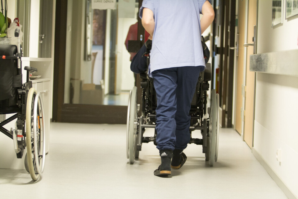 Helsetilsynet er blant annet bekymret for svikt i overgangen mellom sykehus og kommunenes helsetilbud. Helsetilsynet er blant annet bekymret for svikt i overgangen mellom sykehus og kommunenes helsetilbud.