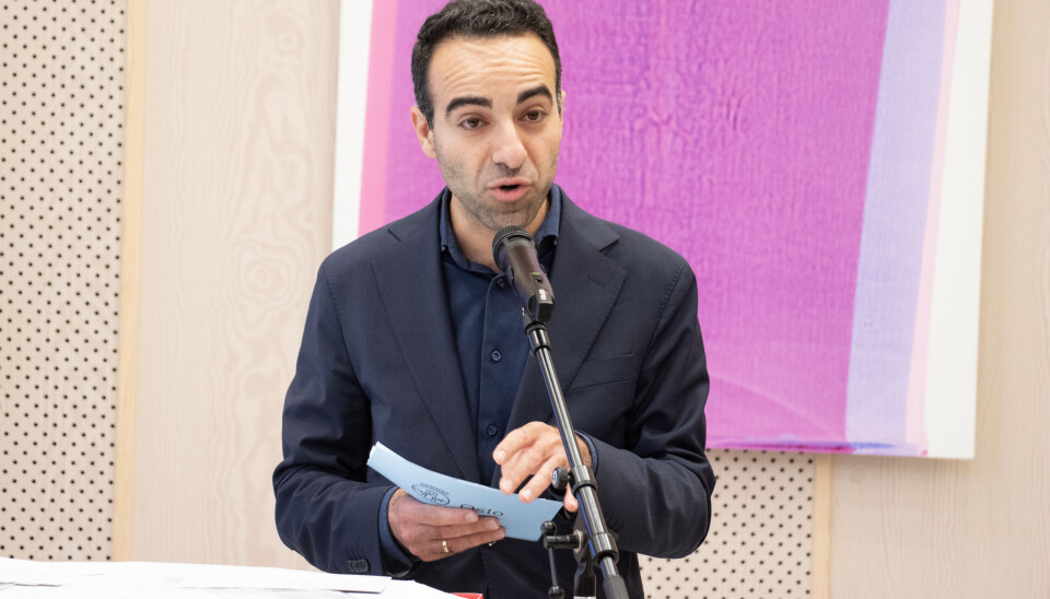 Helsebyråd Saliba Andreas Korkunc varsler at Oslo kommune kan stå foran de største endringene i bydelsstrukturen på 20 år. Byråd for helse Saliba Andreas Korkunc (H) i Oslo åpnet Oslos andre demenslandsby, Furuset hageby, 22. august 2024.