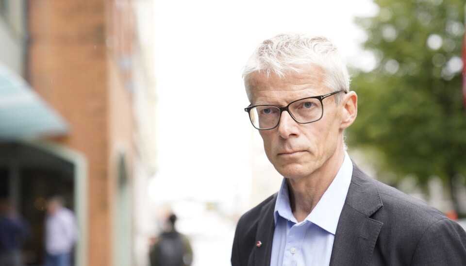 Arbeids- og velferdsdirektør Hans Christian Holte er urolig over de høye sykefraværstallene.