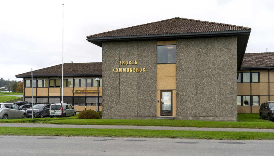 Frosta sentrum og Frosta kommunehus der den tiltalte var kommuneoverlege og hadde legekontoret sitt.