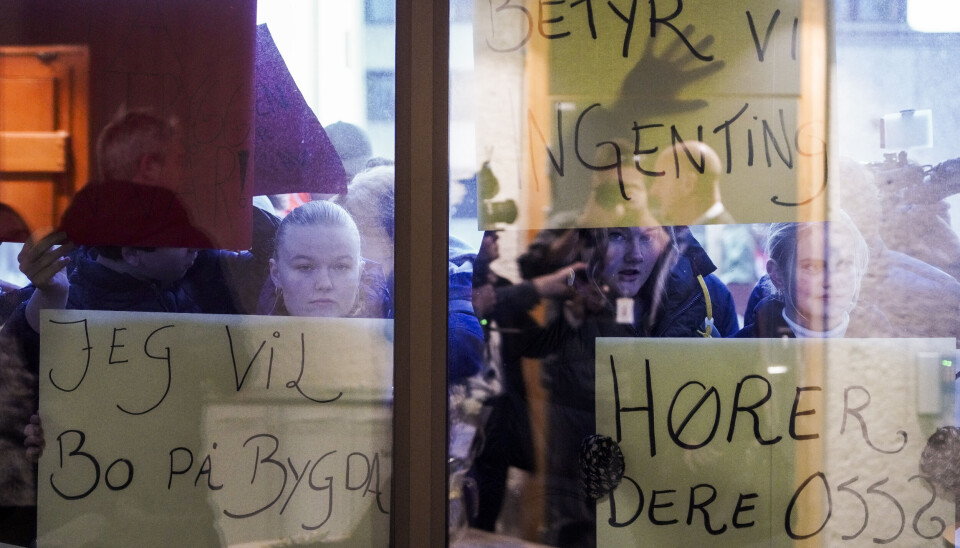 Elever i den videregående skolen protesterte i forbindelse med fylkestingets behandling av skole- og tilbudsstruktur i Innlandet fylkeskommune nylig.