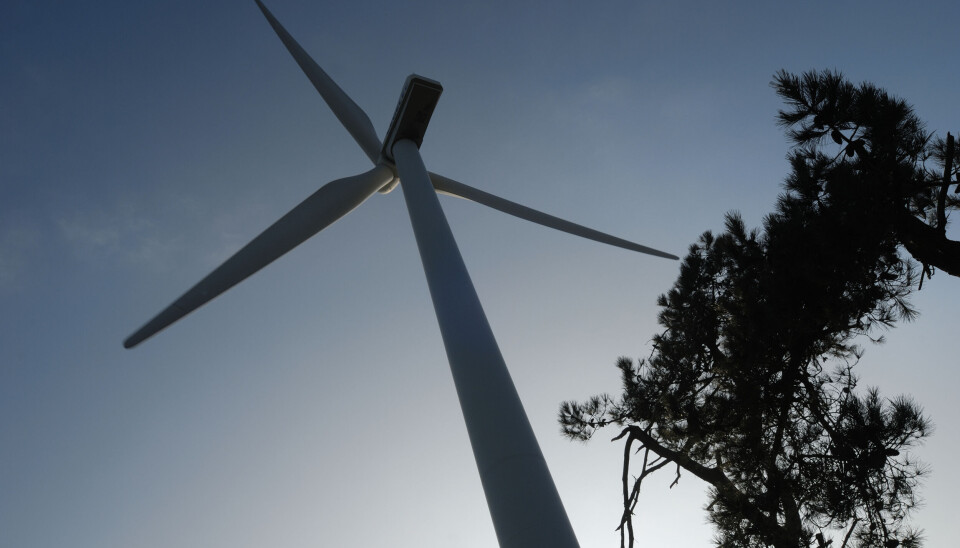 Regionale kompetansesentre for fornybar energi kunne spilt en helt sentral rolle i å bistå kommunene i saksbehandlingen av vindkraftutbygging, skriver Olav Hallset. Vindturbin