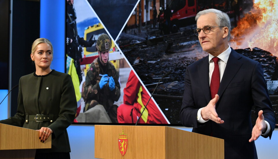 Statsminister Jonas Gahr Støre og justis- og beredskapsminister Emilie Enger Mehl legger fram stortingsmeldingen om totalberedskap under en pressekonferanse i Marmorhallen i Oslo.