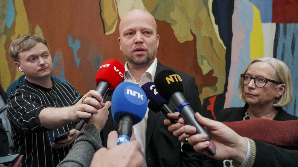 Denne uken kan det skrives politisk historie i Norge, om Sp velger å gå ut av regjeringssamarbeidet med Ap, skriver Bjørn Richard Johansen. Her ser vi Trygve Slagsvold Vedum og Marit Arnstad etter et gruppemøte i partiet på Stortinget onsdag ettermiddag.