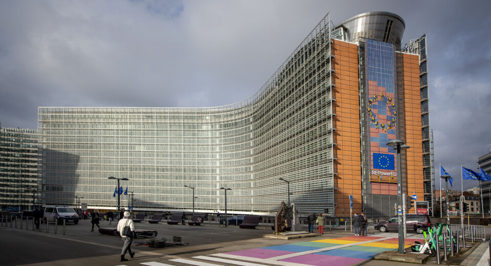 De tette, transnasjonale kommunenettverkene som også norske kommuner deltar i, øker byenes relevans i dialogen med EU-kommisjonen, skriver Ole Andreas Danielsen og Marthe Indset. Europakommisjonens hovedkvarter i Brussel, Belgia.