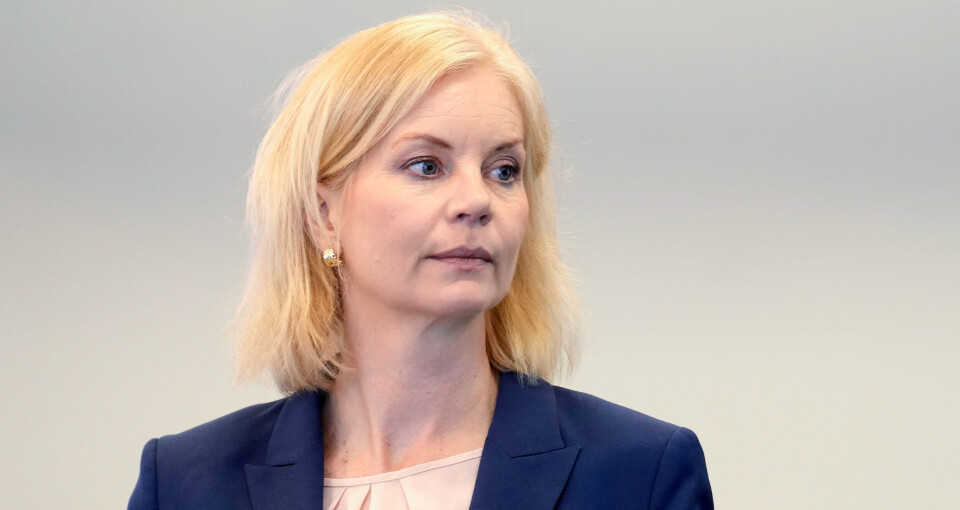 Vi mener det er på tide at forsknings- og høyere utdanningsminister Sigrun Aasland kommer på banen for å rydde opp i fagdepartementets rasering av barnevernet, skriver Ragnhild Bjørknes og Ellen Galaasen.