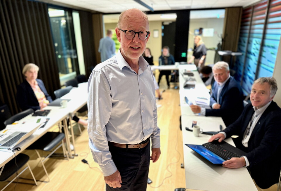Det er spesielt én ting medlemmene av Kommunekommisjonen bør ha i bakhodet: Noen ganger er det de enkle grepene som monner mest, skriver Daniel Kvisten. Bildet er fra første møte i kommisjonen, som er ledet av Eivind Dale.