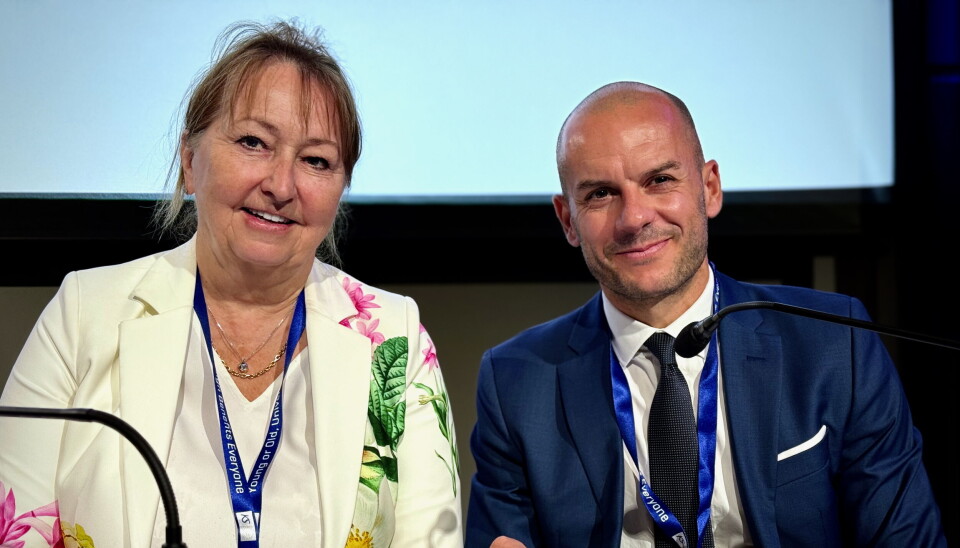 Gunn Marit Helgesen, president i den europeiske organisasjonen for kommuner og regioner (CEMR) og generalsekretær i CEMR, Fabrizio Rossi.