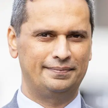 Mudassar Kapur